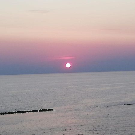 La Terrazza Di Nerone Apartment Anzio Luaran gambar