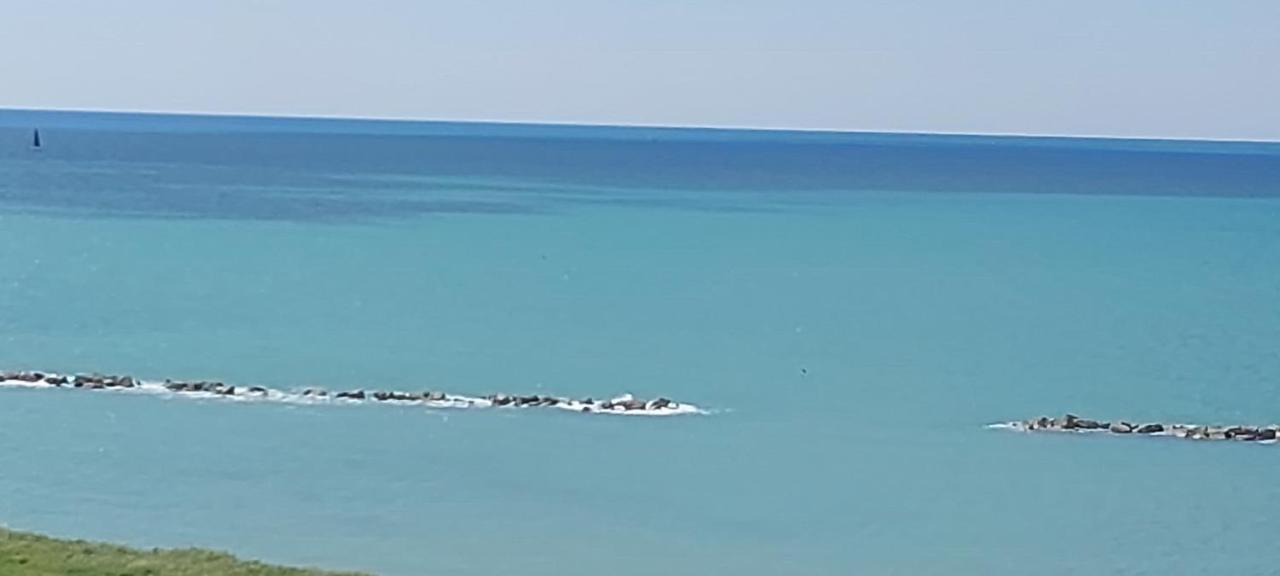 La Terrazza Di Nerone Apartment Anzio Luaran gambar