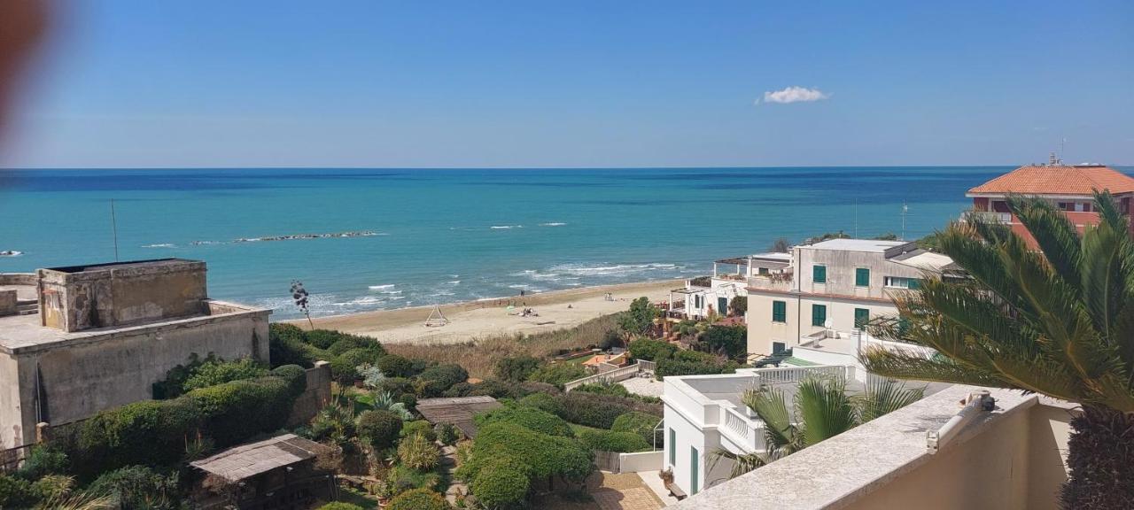 La Terrazza Di Nerone Apartment Anzio Luaran gambar